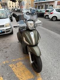 Beverly 300