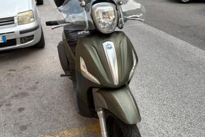 Beverly 300