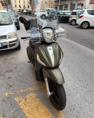 Beverly 300