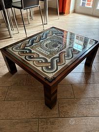 Tavolino artigianale con mosaico