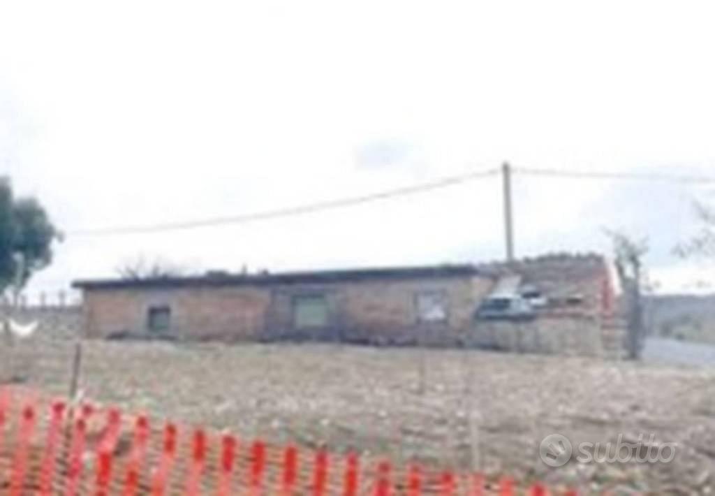Immobile in asta di 112465 m² a Montottone - Altro