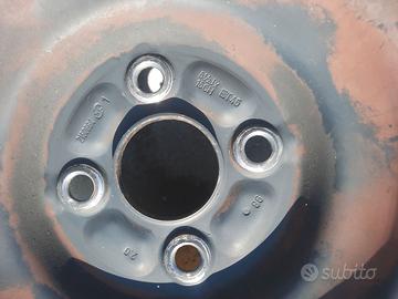 Cerchioni Toyota Yaris Copricerchione Bulloni