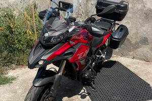 Benelli TRK 502 rossa – 2017 – GIVI - 23.034 km