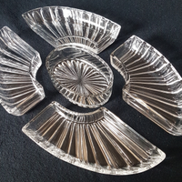 Servizio vintage di piattini per aperitivi