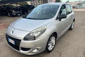 Renault Scenic Scénic X-Mod 1.5 dCi Luxe 2011