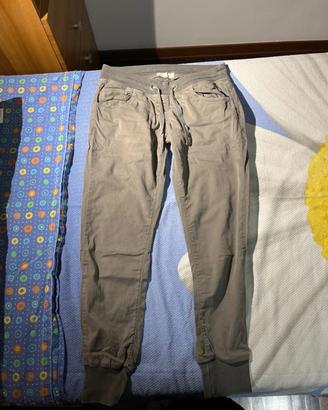 pantaloni skinny grigi