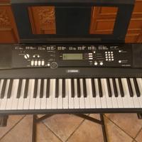 Pianola Yamaha EZ-220