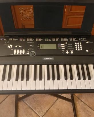 Pianola Yamaha EZ-220