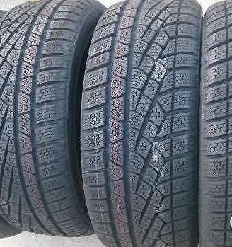 4 gomme nuove invernali 215 40 18 Toyo