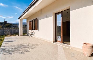 Villa indipendente cin grande esterno