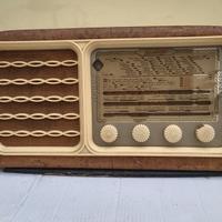 antica radio a valvole Montarbo