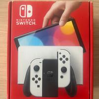 Nintendo Switch OLED Bianca con giochi a parte
