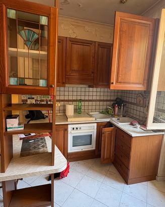 Cucina completa angolare con elettrodomestici
