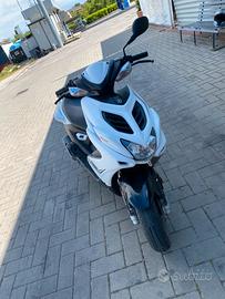 Yamaha Aerox 4T sportivo e pronto ler l’uso!!