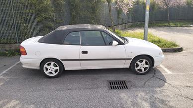 Auto Opel Astra Cabriolet 