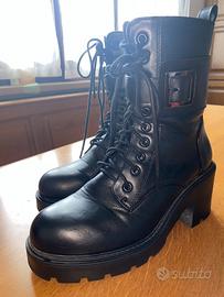 Stivali neri in pelle