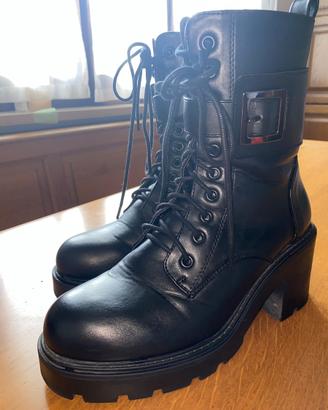 Stivali neri in pelle