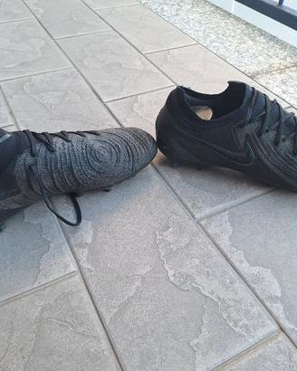 5 paia di scarpe da calcio  prezzo libero 