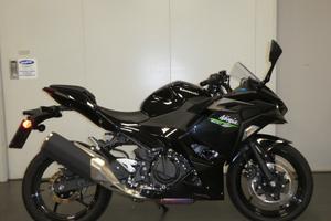 Kawasaki Ninja 500 SE 2025
