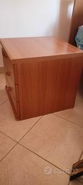 Comodino in legno 