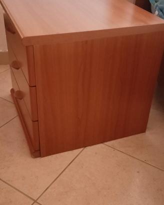 Comodino in legno 