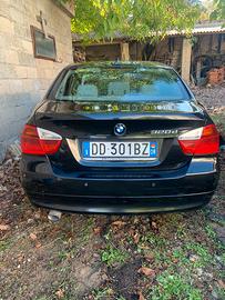 Bmw 320d futura E90 incidentata 2006 nera