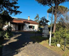 Villa unifamiliare con giardino