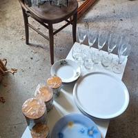 set piatti e bicchieri 