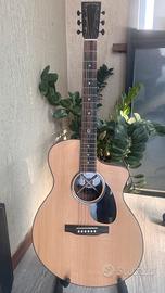 Chitarra acustica elettrificata