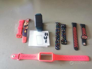Huawei Band 6 Pro con accessori