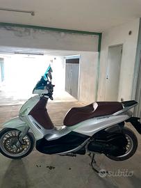 Beverly 300