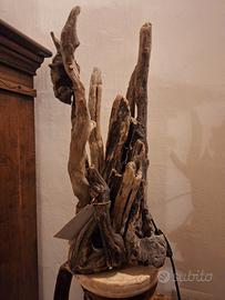 lume artigianale in legno di mare