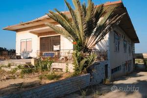 Immobile da ristrutturare con terreno