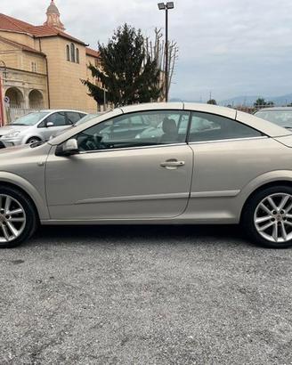 Opel Astra GTC TwinTop 1.6-16v Cabrio
