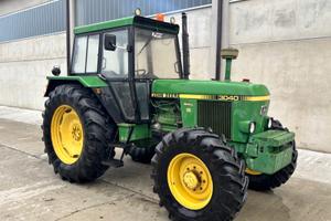 John Deere 3040