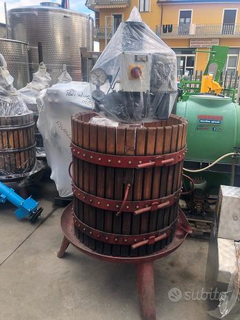 Torchio pressa monofase da 70 usato X VINACCE OFFE