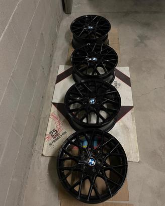 Cerchi OZ 8J x 18H2 per BMW serie 1