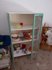 Credenza Mobile da cucina con vetrinetta decorata 