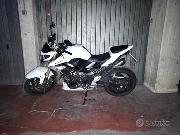 Suzuki GSR 750 - 2012