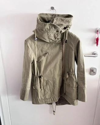 Parka verde militare Bershka M