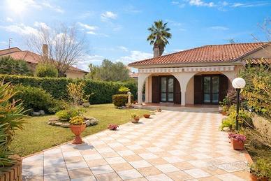 Villetta e giardino Marina di Casal velino LUGLIO