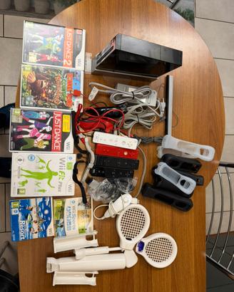 Wii Nera + Balance Board + 5 Giochi e Accessori