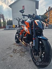 ktm 1290 superduke r