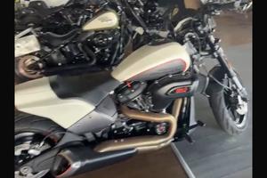 Moto harley davidson FXDR