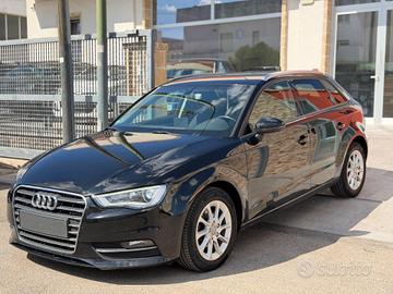 Audi A3 1.6 TDI 110 cv Attraction-2015/LED/NAVI