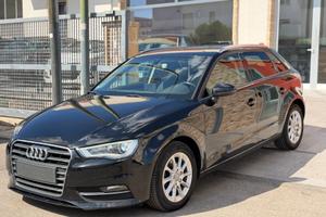 Audi A3 1.6 TDI 110 cv Attraction-2015/LED/NAVI