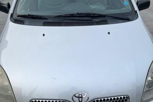 TOYOTA YARIS 2001