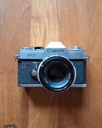macchina fotografica analogica Canon ft vintage