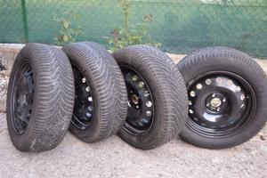 Treno gomme piu' cerchi per Renault
