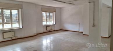 Locale uso commerciale o deposito